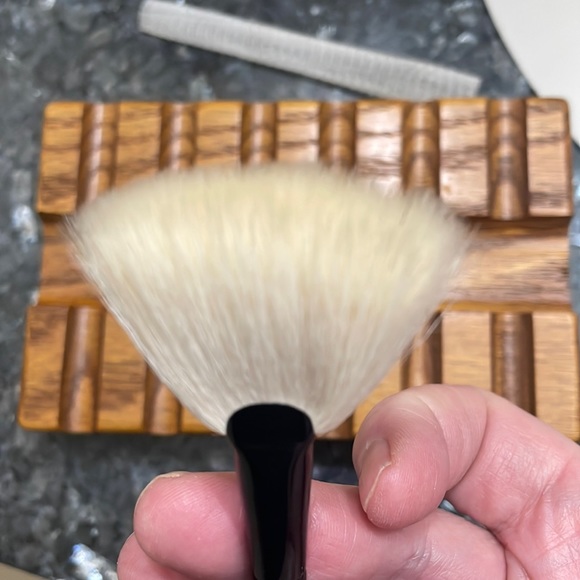 SOLD—Wayne Goss Fan Brush #15 - Picture 3 of 3